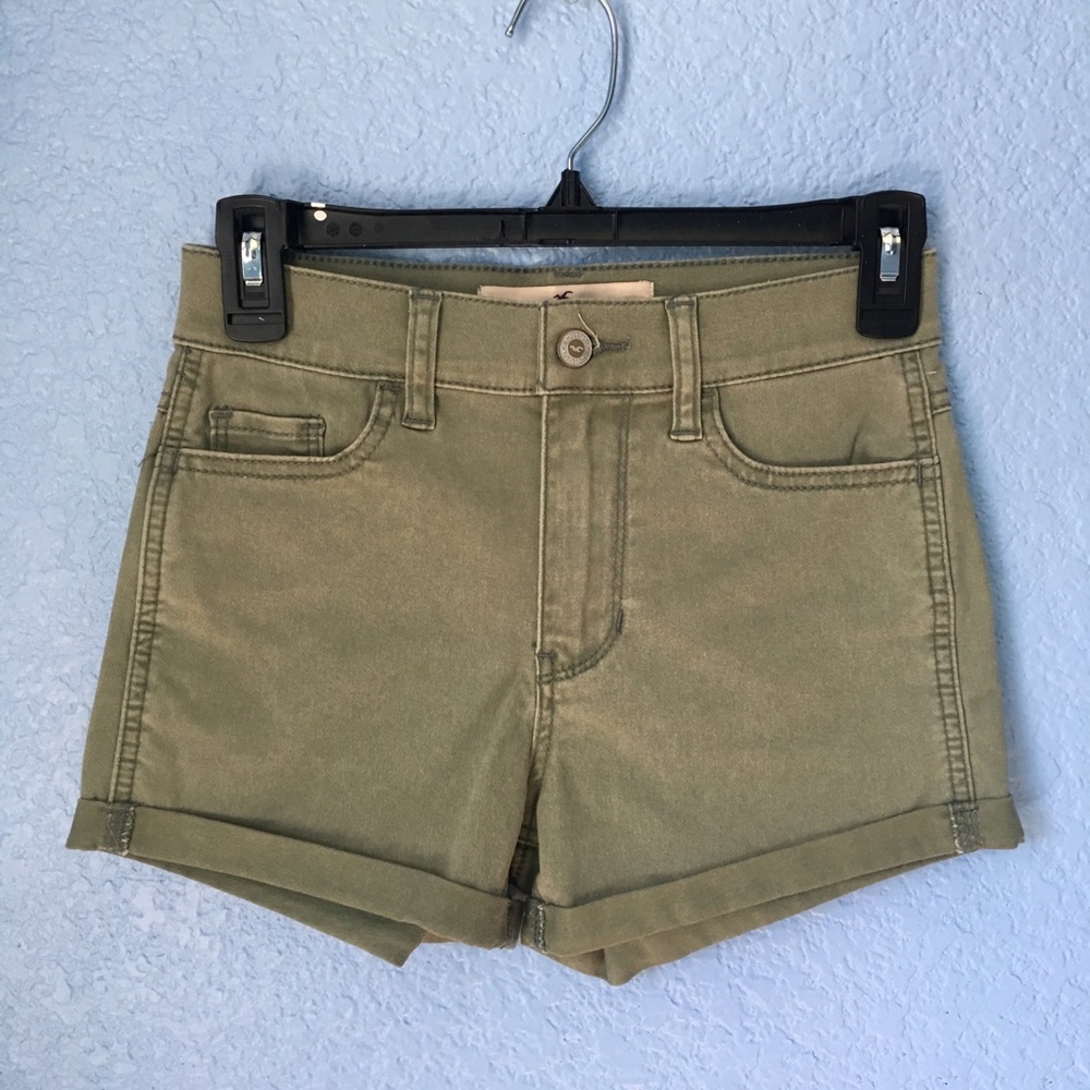 NWOT Hollister short short high rise 00 w23